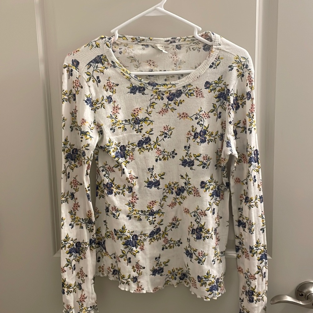 Lucky Brand long sleeve nit shirt.